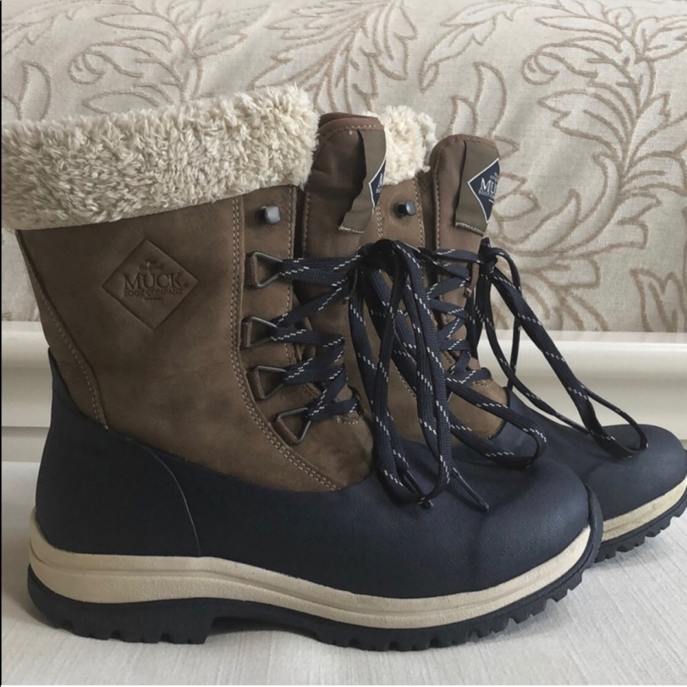 Après Ski Lace Boots by Muck